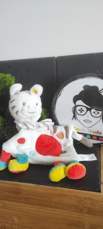 Simba toys doudou zèbre blanc rouge orange bleu jaune bandana rond cheval ane