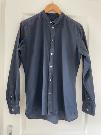 Chemise bleu marine sans col