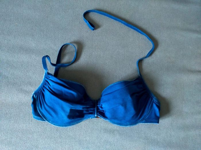 Haut de bikini triangle bleu velours – Taille 36 – 5 exemplaires disponibles - photo numéro 6