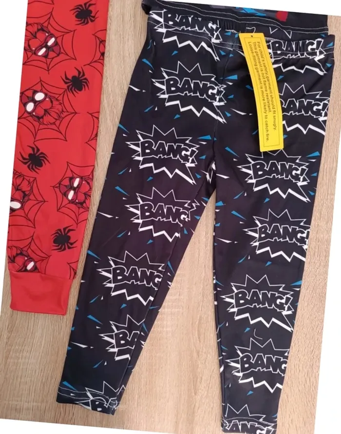 Lot de 2 pyjamas Neuf Taille 4 ans mais fait plus 2 ans - photo numéro 3