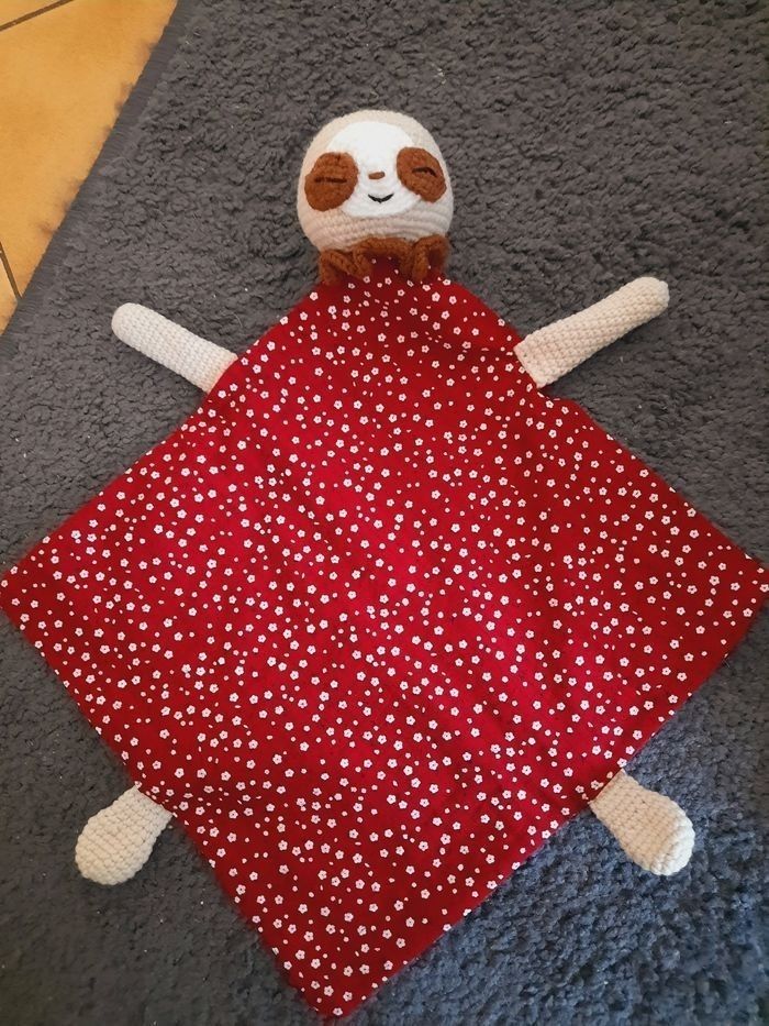 Doudou paresseux tissu et coton . Lavable machine dans un filet maxi 30 degrés - photo numéro 2