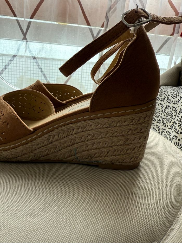 Escarpins compensés espadrilles à brides chevilles  Portés une heure  Couleur cognac effet daim - photo numéro 8