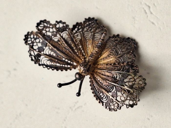 Broche en argent filigrané en forme de papillon - photo numéro 8