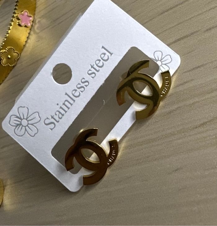 Boucles d’oreilles neufs