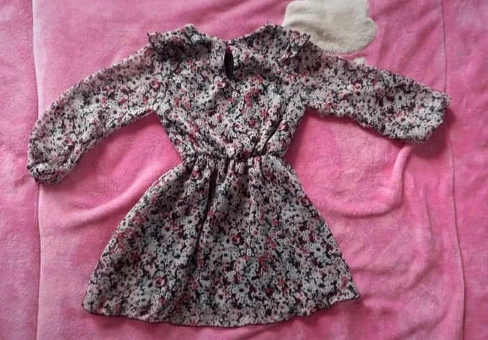 Robe taille 4 ans en très bon état - photo numéro 5