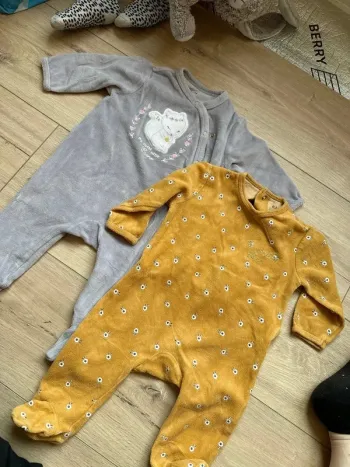 Lot de 2 pyjamas Kiabi 6 mois velours