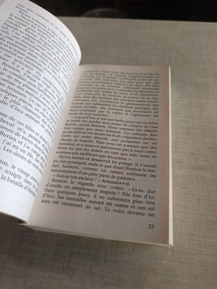 Livre 10 000 au coeur de l'empire - photo numéro 4