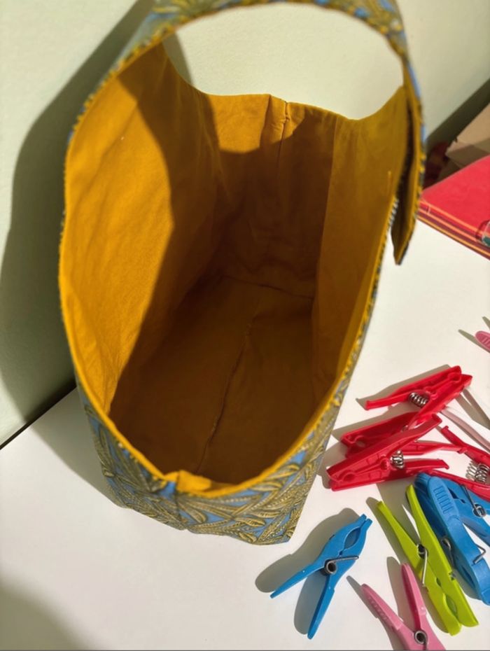 Panier à suspendre / rangement / pinces à linge / etc - photo numéro 3