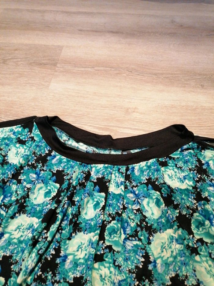 Tee shirt fleuri - photo numéro 3