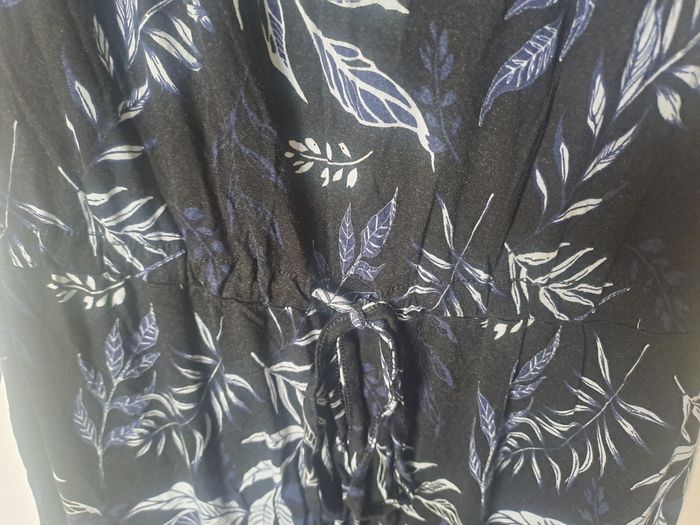 Robe floral marine blanc Taille M - photo numéro 5