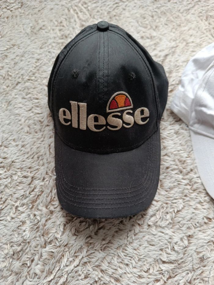 Lot casquette - photo numéro 2