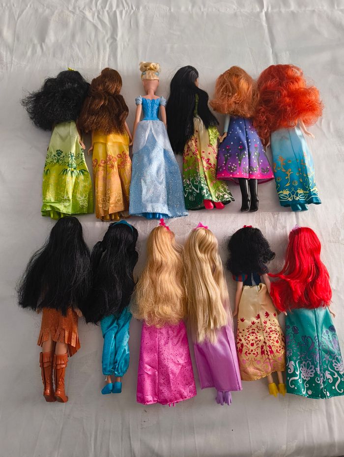 Lot 12 poupées disney - photo numéro 5
