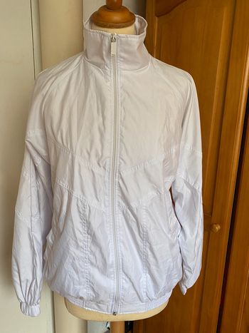 Jolie veste de survêtement blanche Décathlon T. M femme