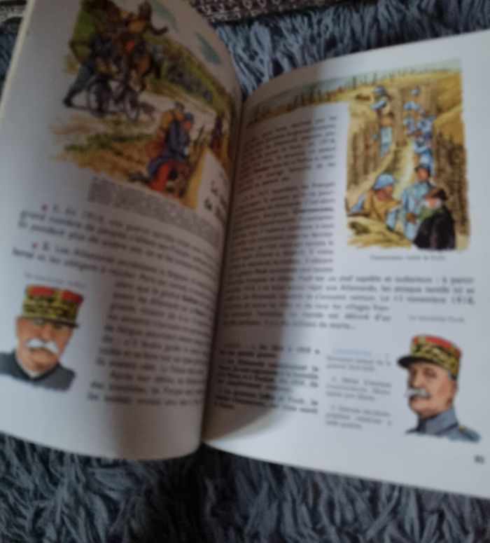 Livre L'éveil à L'histoire - photo numéro 8