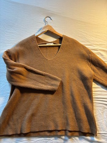 Pull col V mango marron