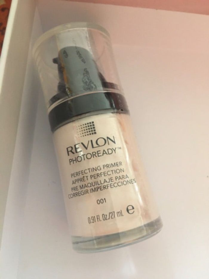 Base de maquillage perfectrice Revlon neuve
