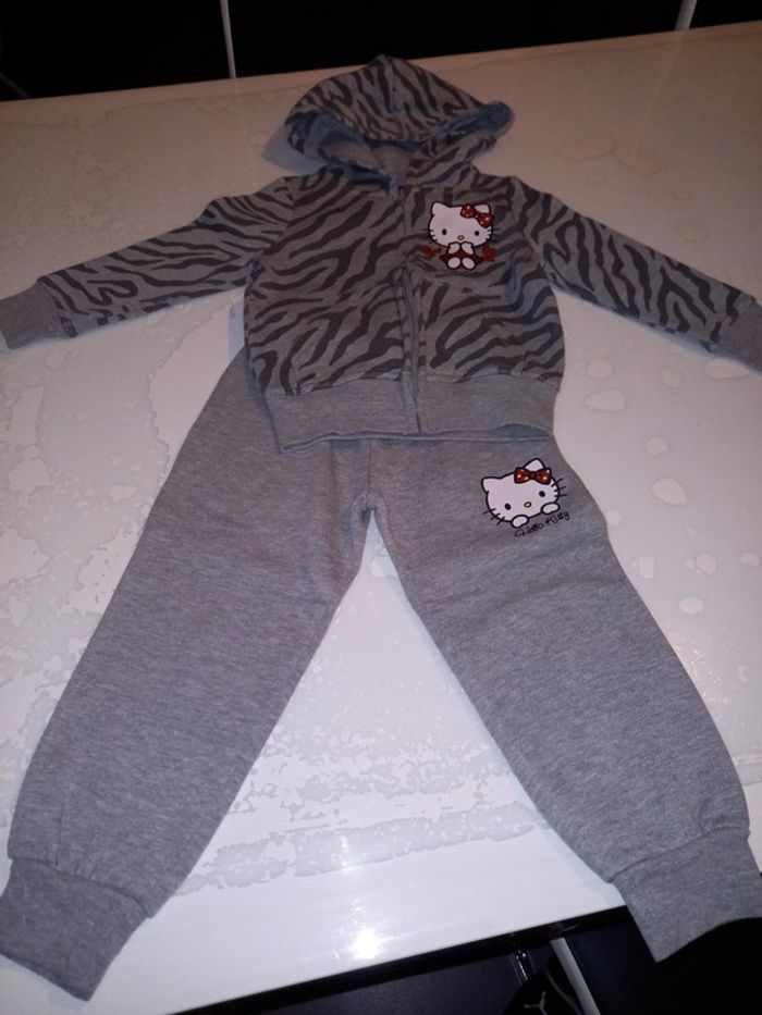 Jogging hello kitty