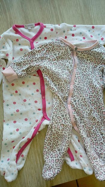 Lot 2 pyjamas