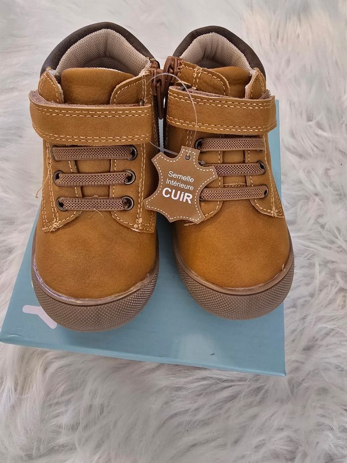 Neuves (non portées)💙😍👌🏷sublimes  bottines  pointure 22 garçon 😍💙👌👌 - photo numéro 2