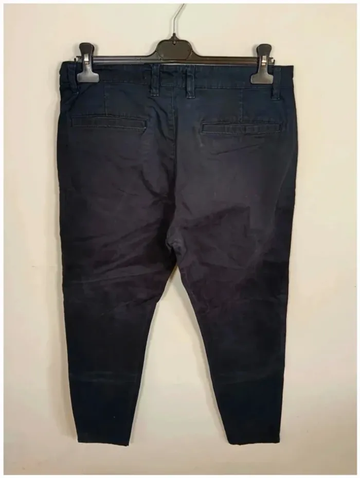 C23 pantalon marine Pull&Bear 42 - photo numéro 2