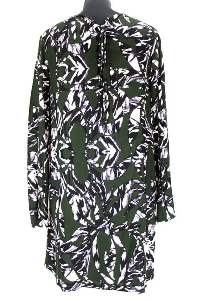 Robe Fluide Manches Longues – Imprimé Jungle / Végétal