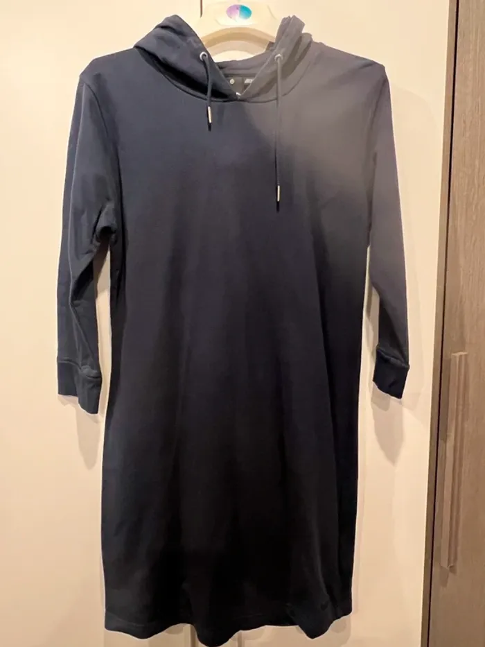 Robe pull hoodie bleu M Bench