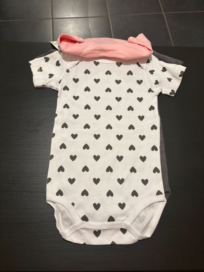 Lot de 3 bodies « Love » Manches courtes Mots d’enfants Taille 36 mois. - photo numéro 2