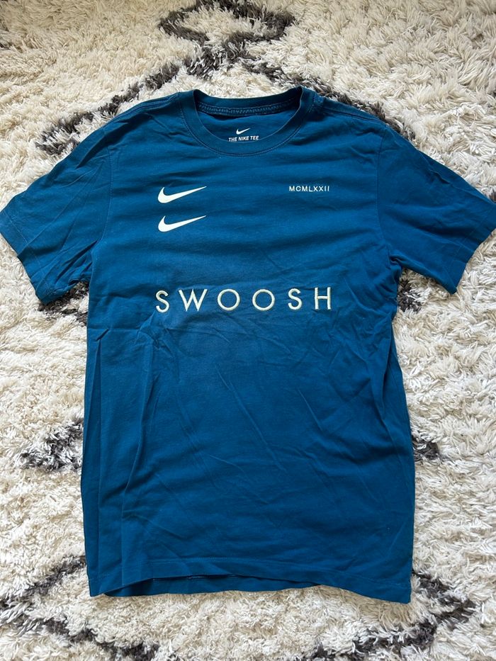 Tee shirt Nike taille M bleu