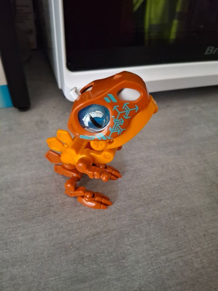 Dinaussaure fait du bruit