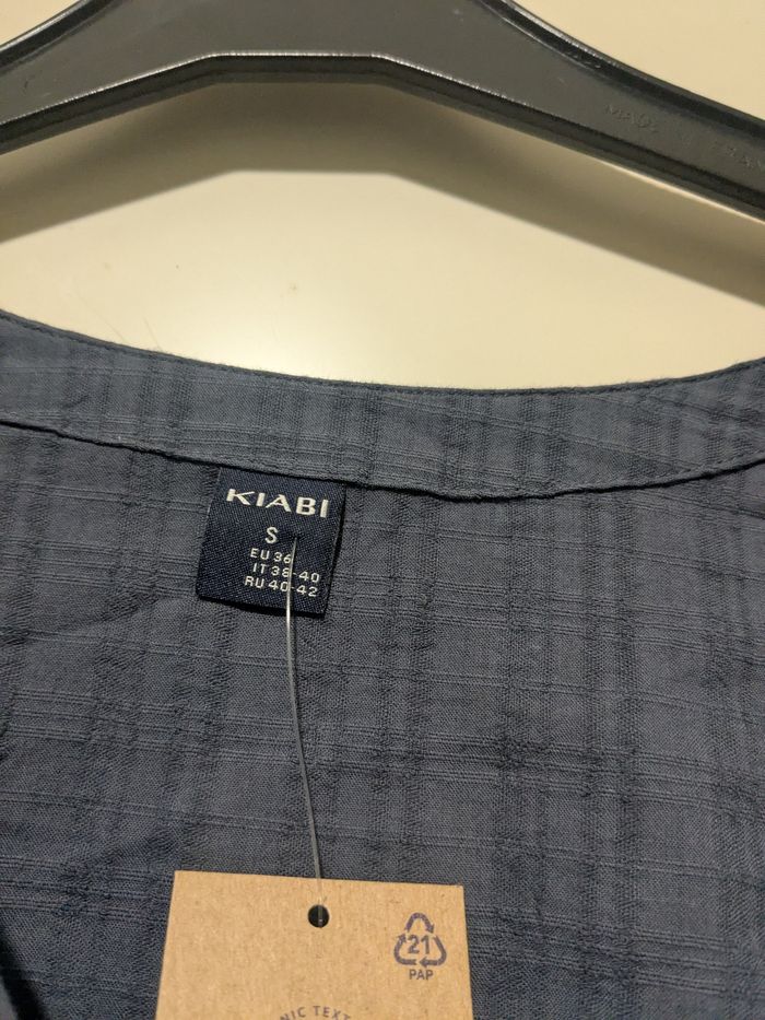 Jolie blouse Kiabi gris/bleu. Taille 36 - photo numéro 6