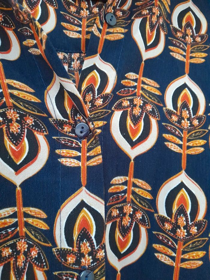 Chemise fond marine et mulricolore - photo numéro 3
