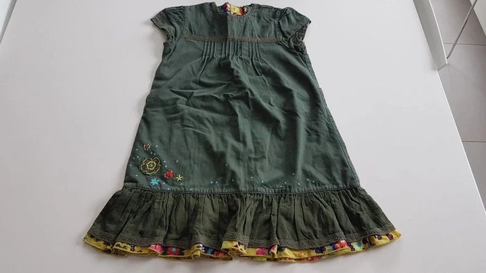 Belle robe catimini 4 ans, couleur kaki avec broderie