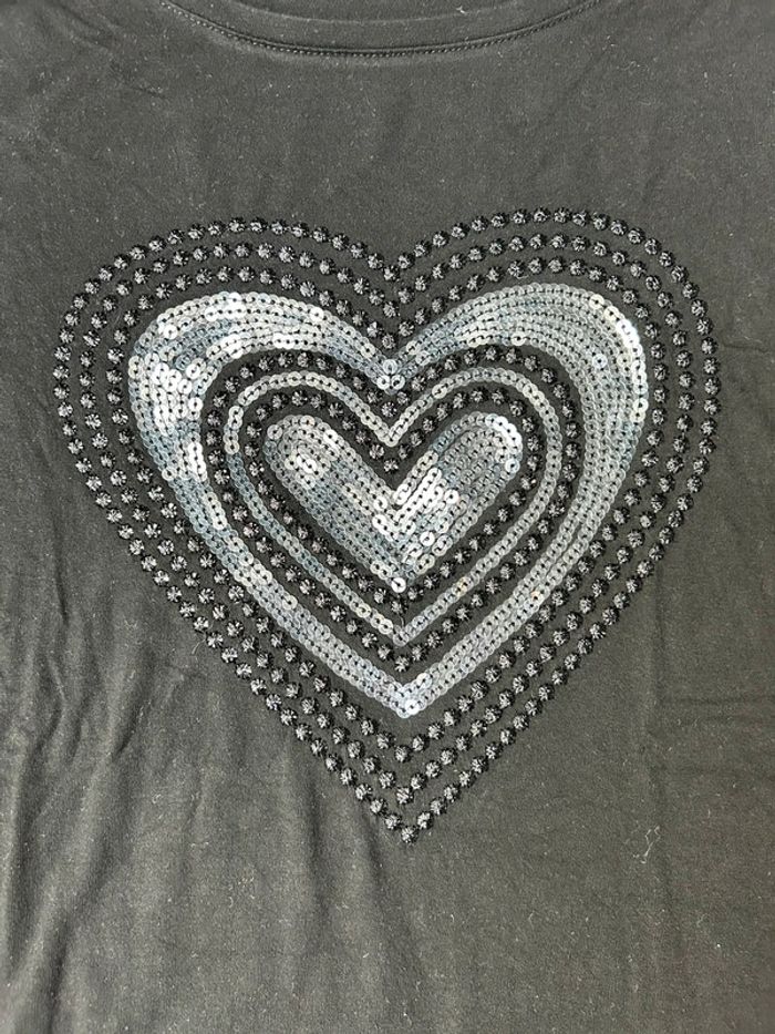 T-shirt noir XL motif cœur - photo numéro 5