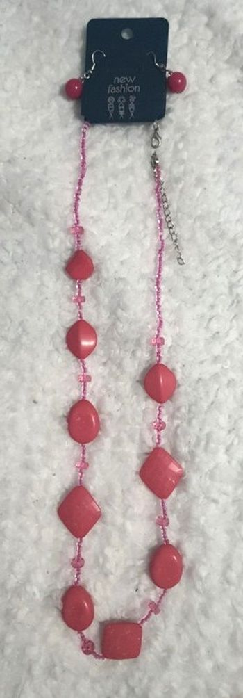 Parure de bijoux neuve