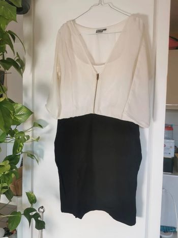 Robe noire et blanche Walk and Talk