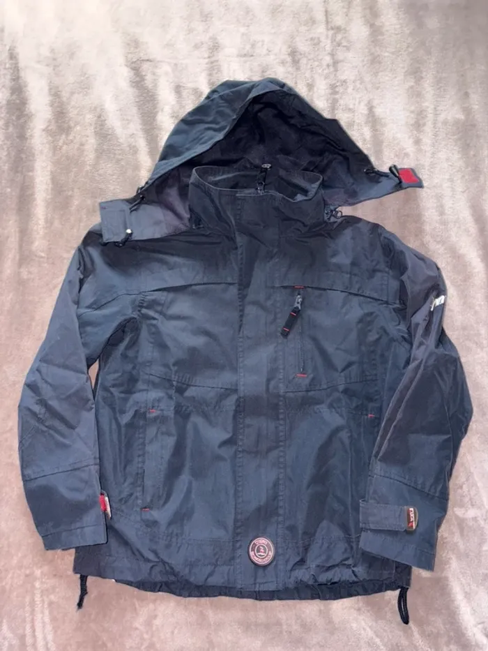 Blouson Win’s nautic Wear taille 12 ans en très bon état.