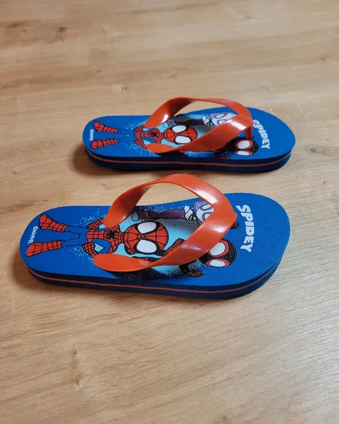 Tongs Spidey taille 26-27 - photo numéro 4