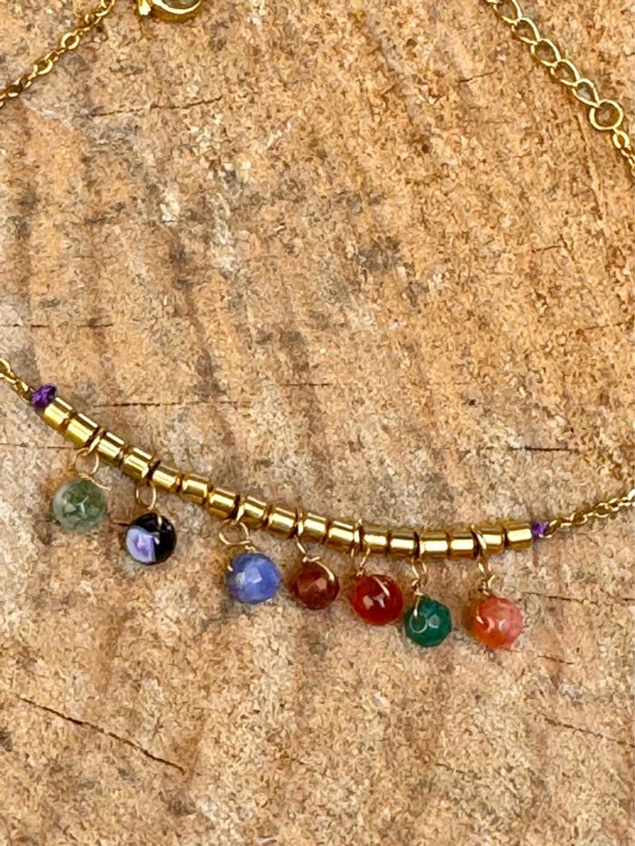 Bracelet chaîne réglable perles dorées et couleurs en breloques - photo numéro 3