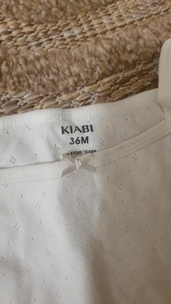 Lot 2 bodies 36 mois - photo numéro 2