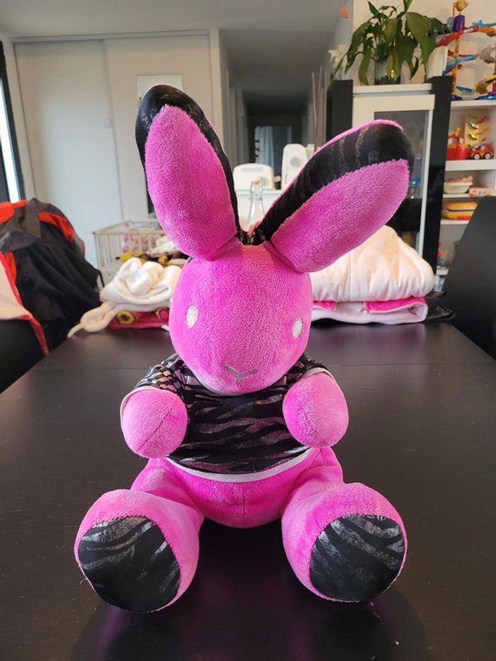 Grosse peluche lapin rose et noir - photo numéro 2