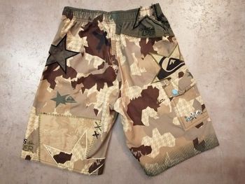 Bermuda Quiksilver Taille 12 ans Kaki camouflage