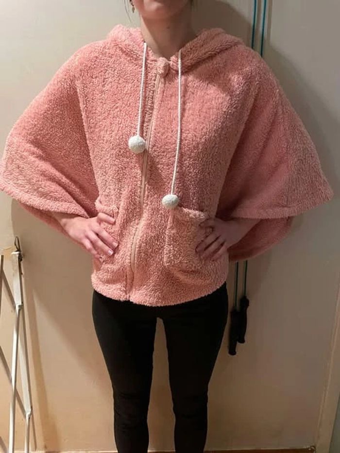 poncho rose en pilou