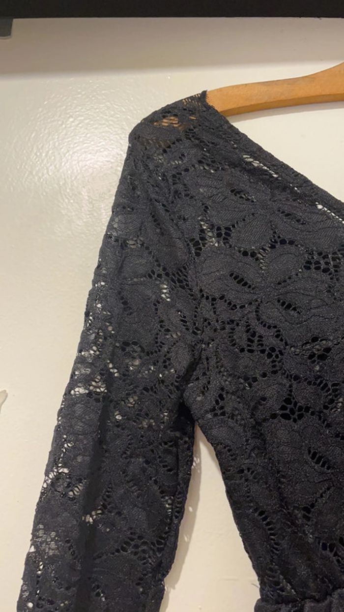 Superbe robe noire en dentelle 36 avec 35 % de coton doublée intérieure - photo numéro 3