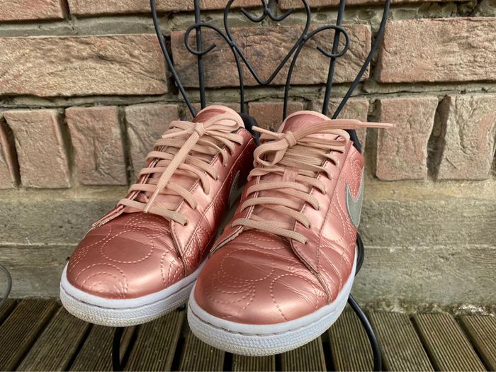 NIke Tennis Classic Metallic rose gold 🌸 Pt 40 - photo numéro 7