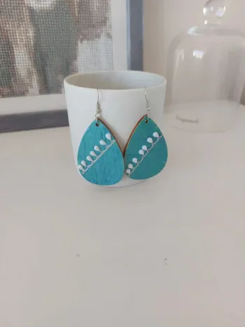 Boucles d'oreilles en bois et perles acrylique