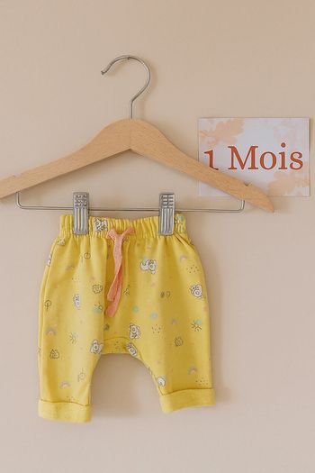 Pantalon jaune  1mois - In extenso