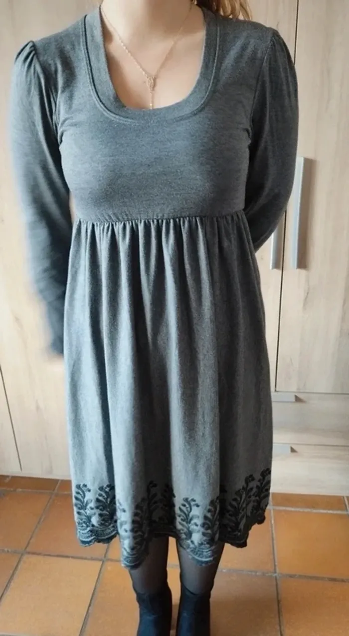 Robe +écharpe taille 36 - photo numéro 2