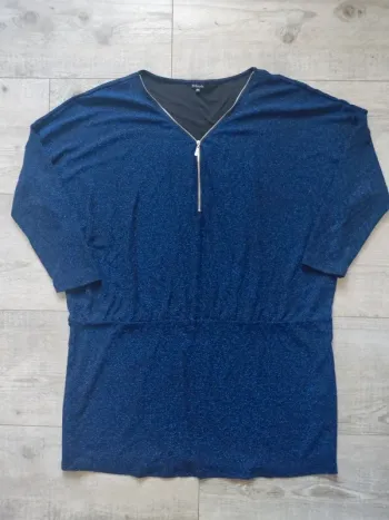 Robe mi-longue manches longues noire paillettée bleu électrique taille 54 M&S Mode