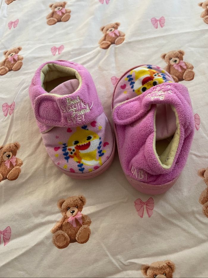 Chausson baby shark