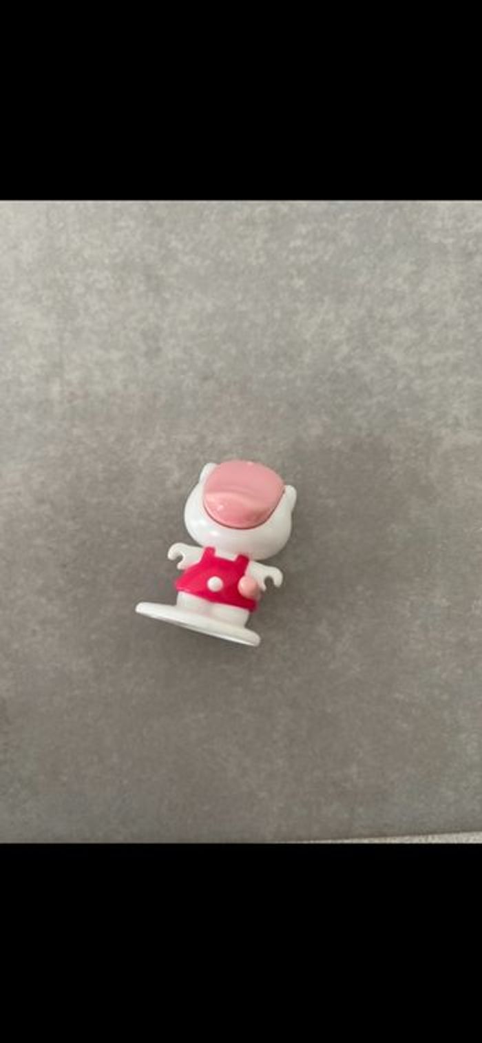 Hello Kitty peintre - photo numéro 2